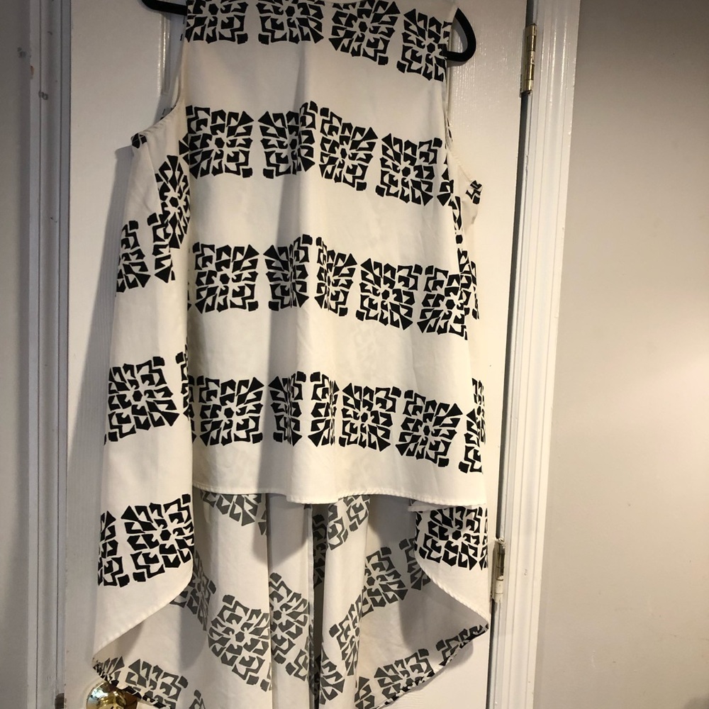 Ashro Black and White Patterned Blouse
